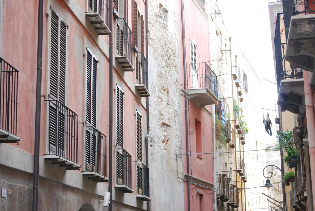 -99- * Cagliari